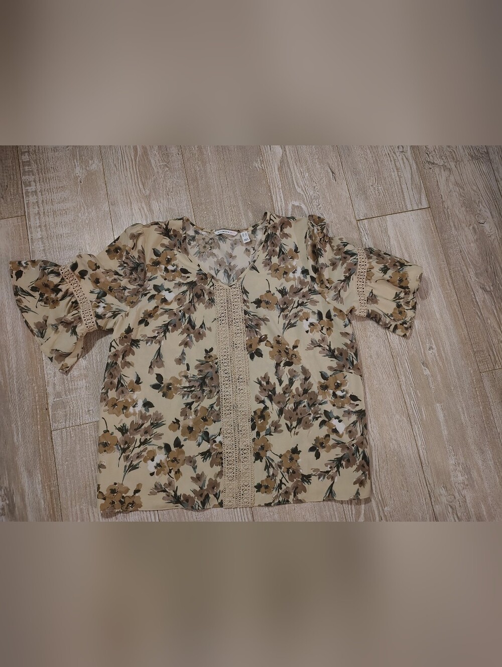 Isaac Mizrahi Beige Floral Lace-Trim Blouse